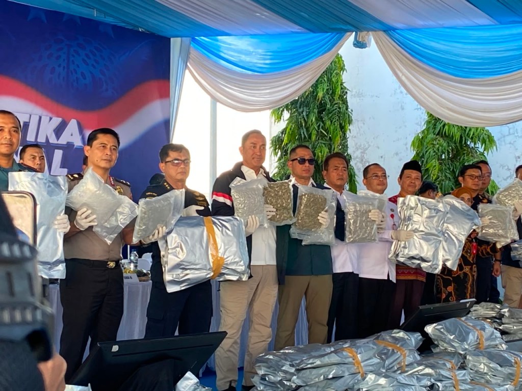 BNN Bongkar Gudang Narkotika di Gresik, Amankan 3,37 Ton Kuncup Ganja dari&nbsp;Thailand