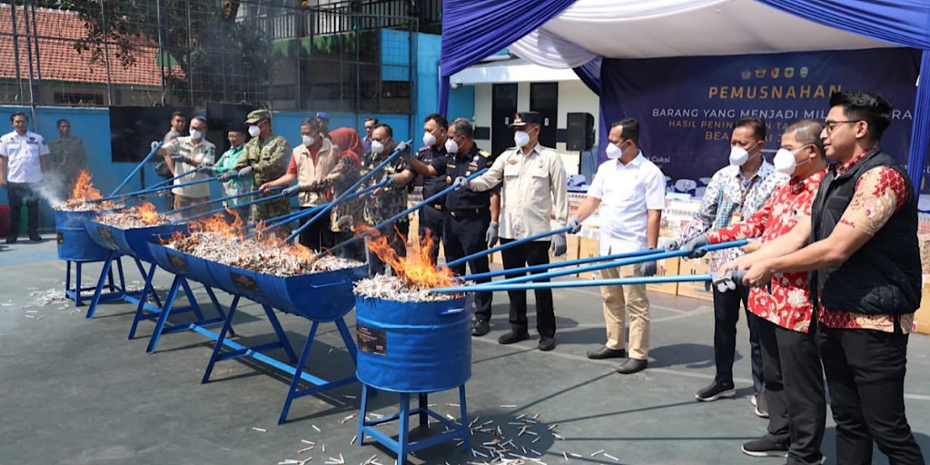 7,4 Juta Rokok Ilegal Dimusnahkan, Pemkab Jember Perkuat Sinergi dengan Bea&nbsp;Cukai